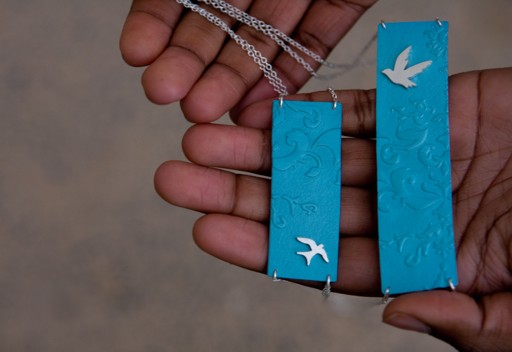 Two-part rectangular aluminium necklace - swallow and blackbird on turquoise